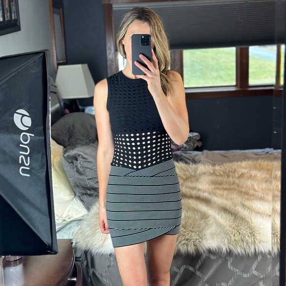 BCBGMAXAZRIA Black & White Stripped Bandage Mini Skirt, Medium - Picture 1 of 14